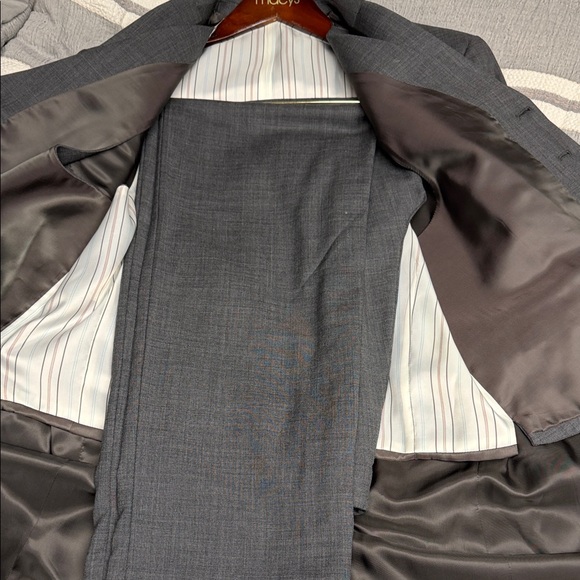 Men's Ralph Lauren Gray Suit, Vest, and Pants - Picture 4 of 4